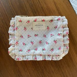 Sezane makeup pouch